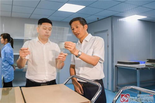 許忠建在鶴城區調研時強調 加快培育壯大優勢產業集群，為穩增長促發展提供有力支撐